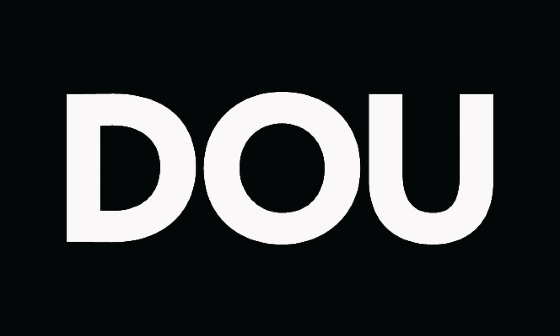 dou-black-back-white-letters