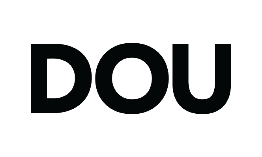 dou-white-back-black-letters