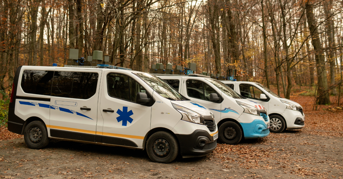 softserve-open-eyes-delivers-412-ambulances-to-ukraine-social